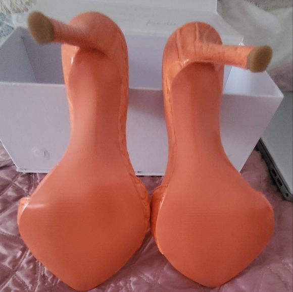 Sandals - Picture 3 of 5